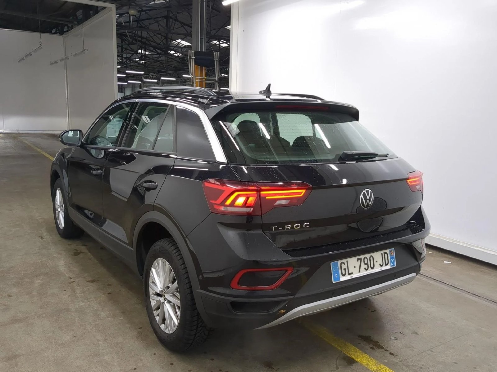 
								Volkswagen T-Roc Life 1.5 TSI 150CV BVA7 E6d full									