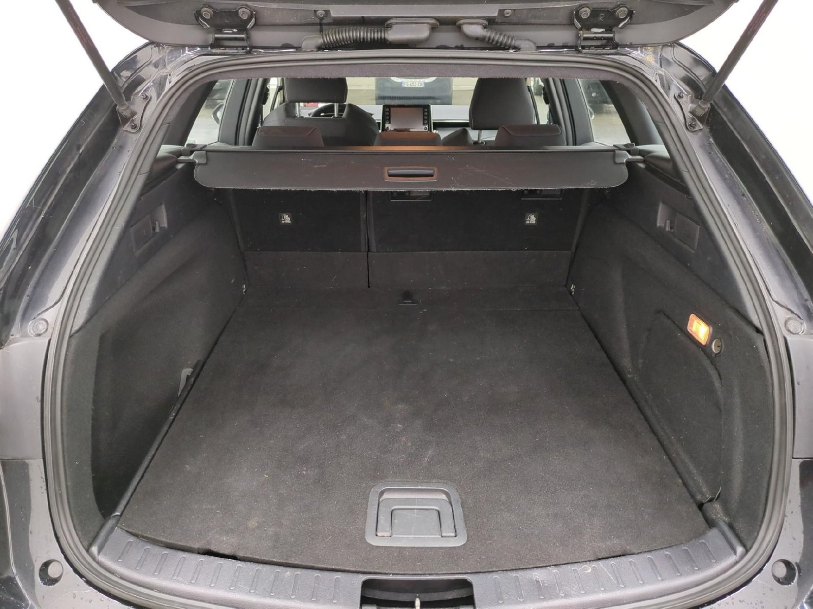 
								TOYOTA Corolla Touring Sports 184h Dynamic Business Stage Acad full									