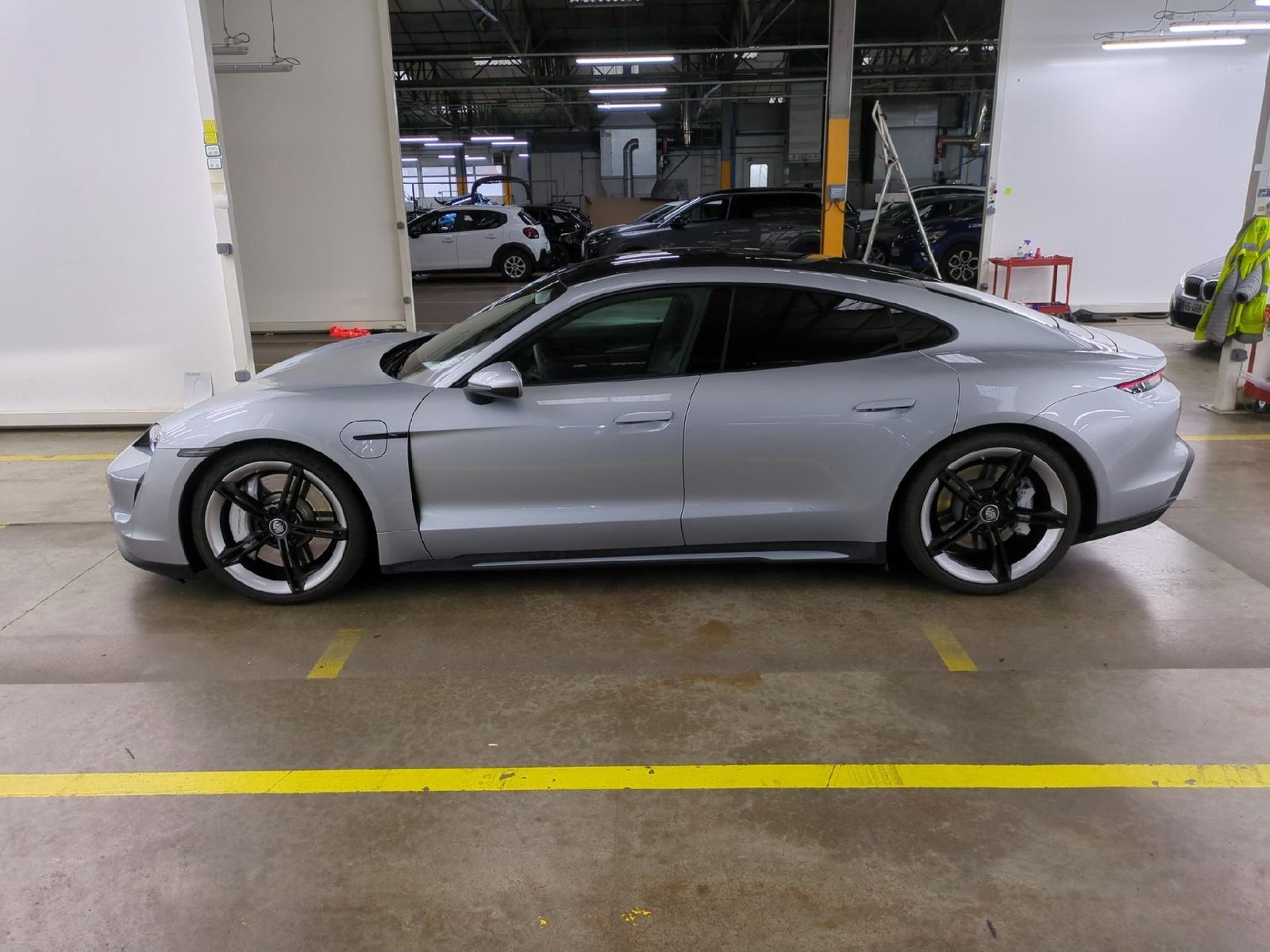 
								Porsche Taycan 79kWh BVA full									