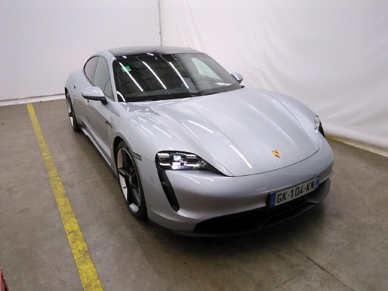 
								Porsche Taycan 79kWh BVA full									