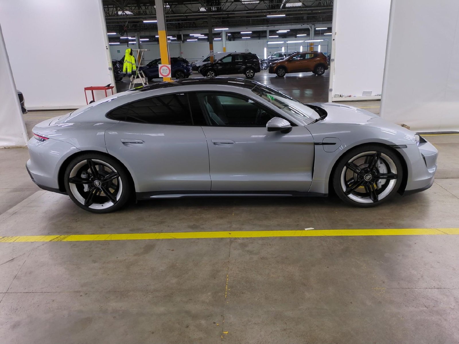 
								Porsche Taycan 79kWh BVA full									