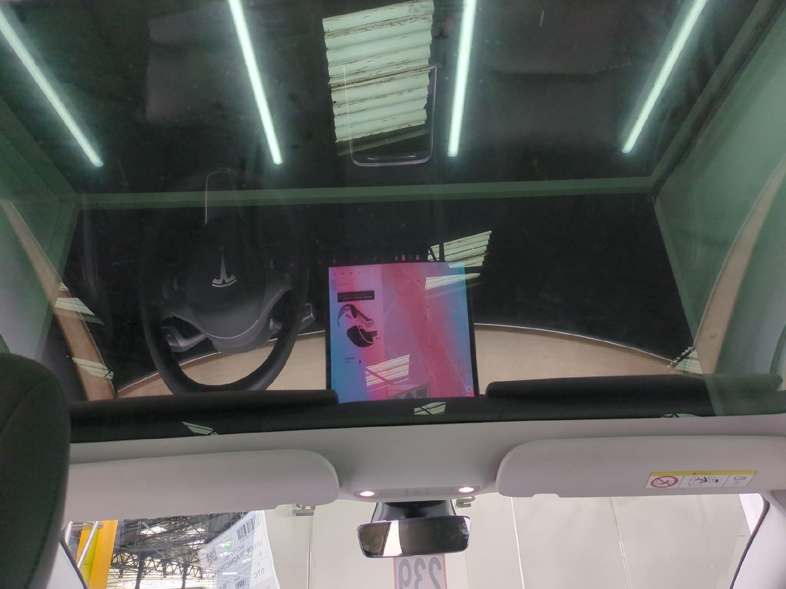 
								TESLA Model 3 Autonomie Standard Plus RWD full									