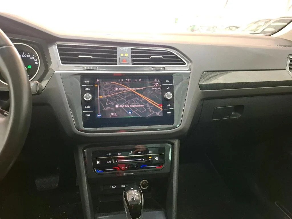 
								VOLKSWAGEN Tiguan 2.0 TDI 150 DSG7 Life Business full									